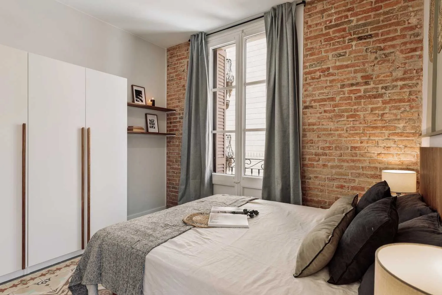 Elegant 84m2 Barcelona Flat With High-speed Fiber And Pro Home Office Setup #2