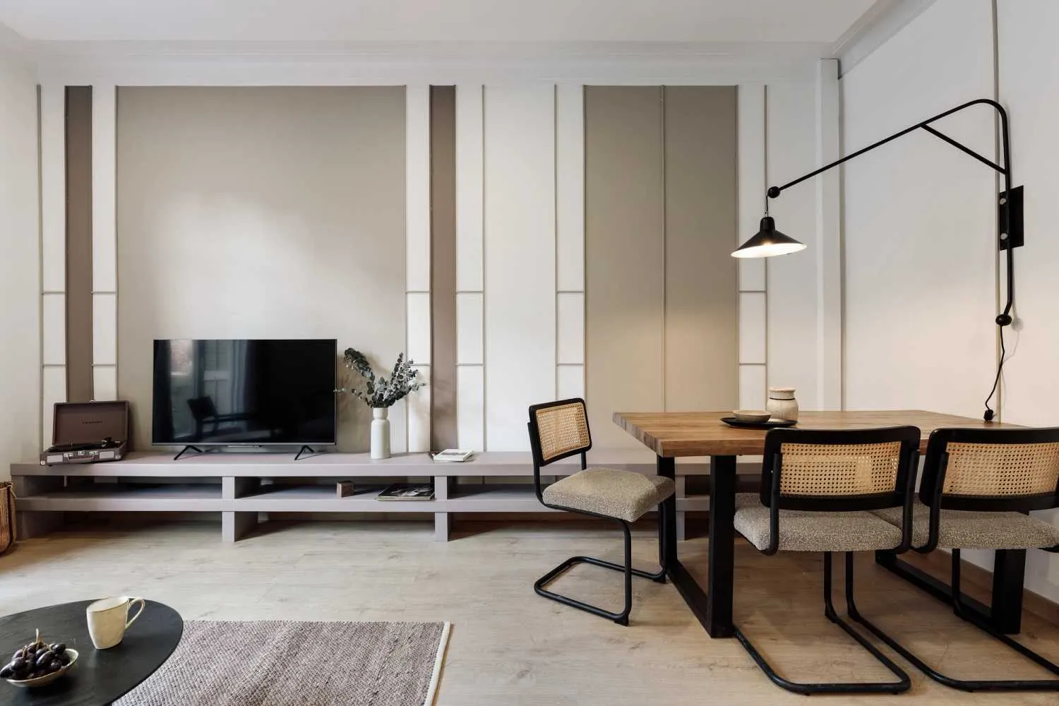 Trendy Barcelona Flat With Gigabit Internet & Professional Home Office Setup #2
