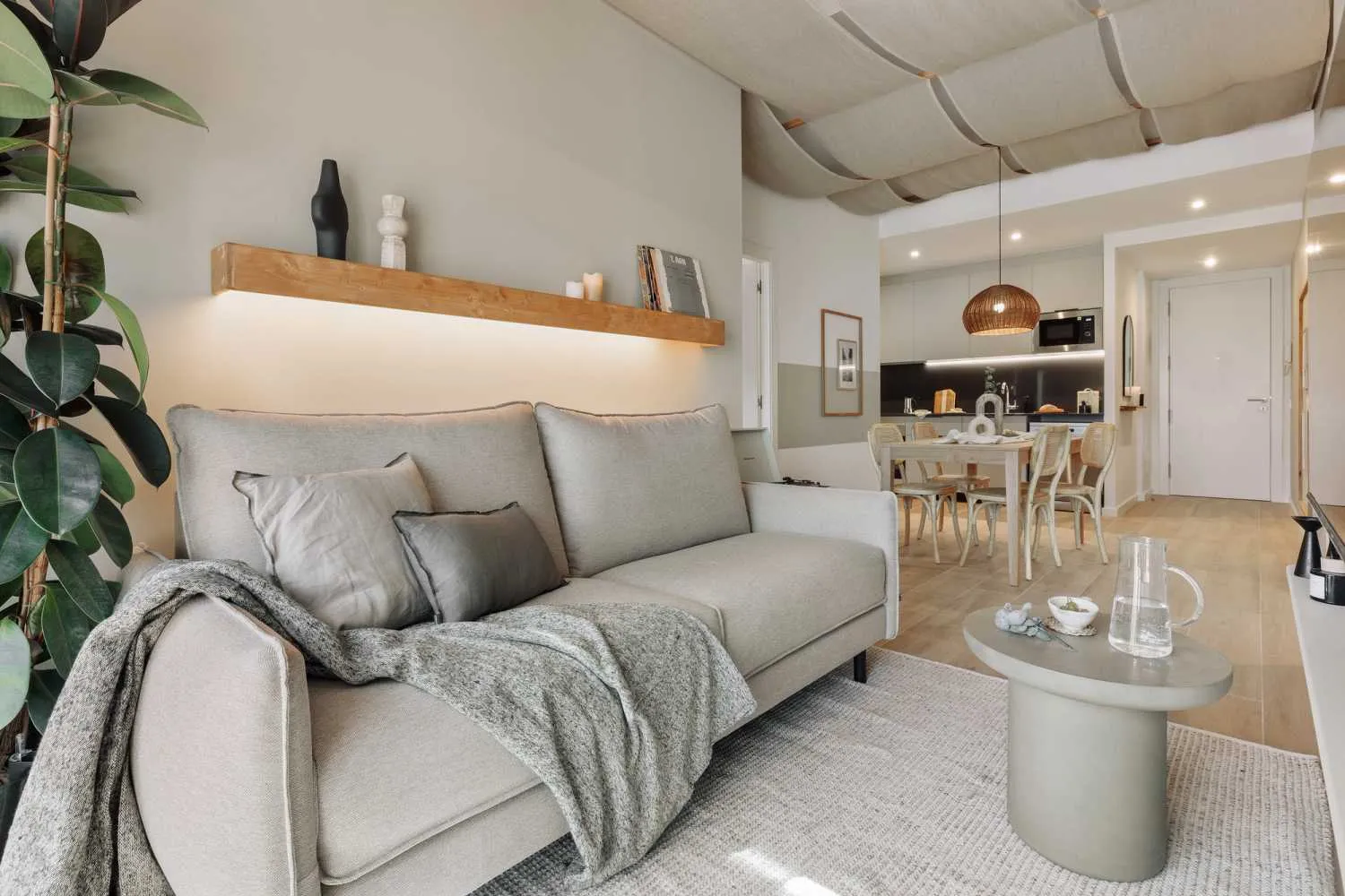 Trendy 73m2 Barcelona Flat With High-speed Internet And Ergonomic Home Office Setup #5