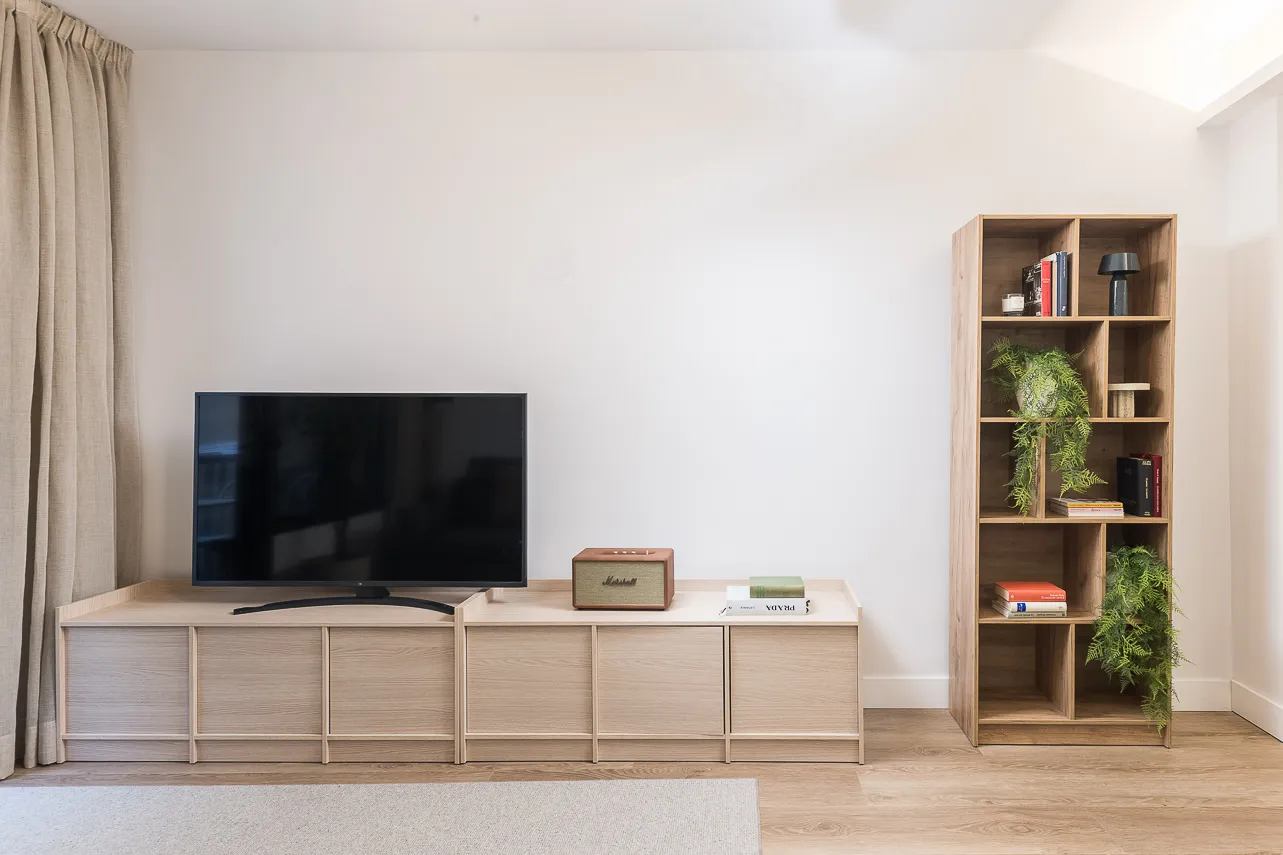 Chic 55m2 Apartment With Dedicated Workspace In Madrid's Atocha Area #4