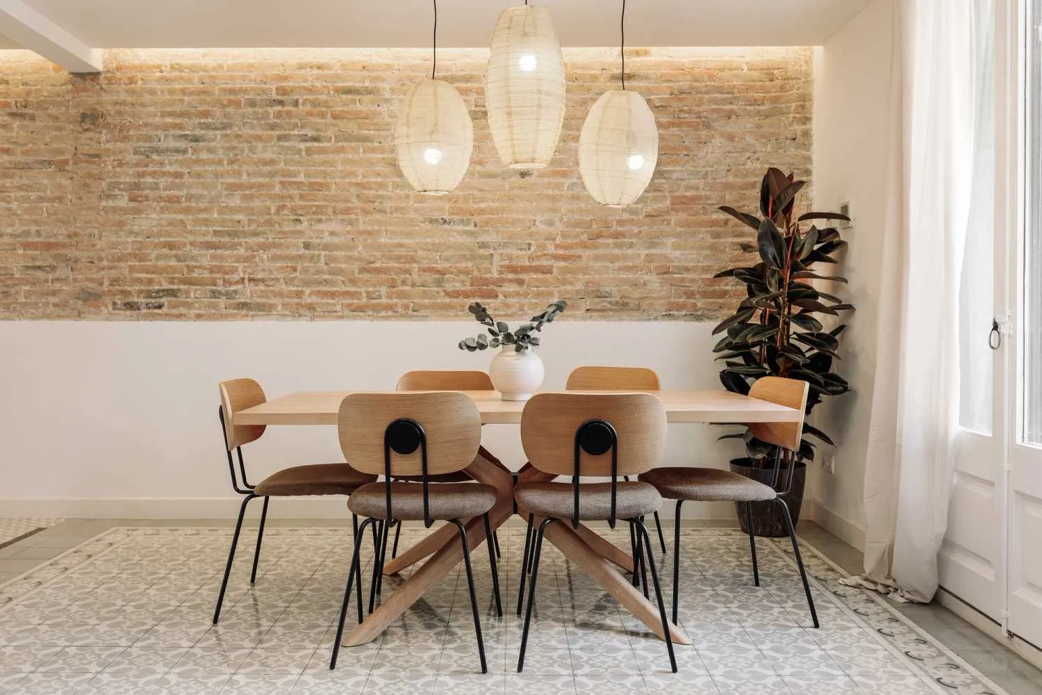 Elegant 106m2 Barcelona Flat With High-speed Internet And Pro Home Office Setup #3