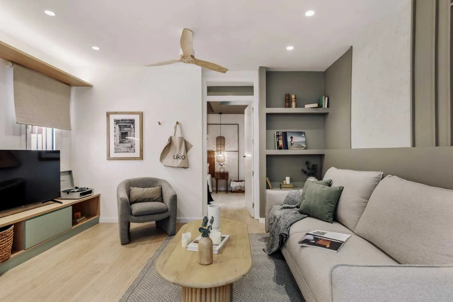 Premium Barcelona Flat With High-speed Fiber & Professional Home Office Setup #5