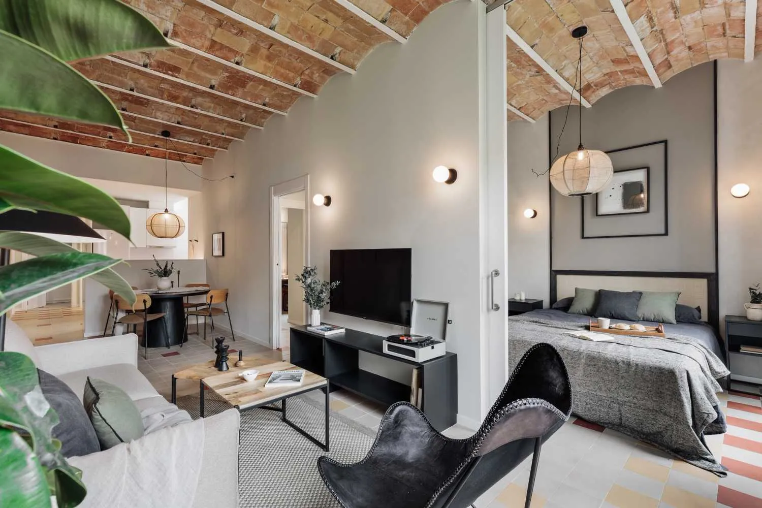 Upscale Barcelona Flat With Pro Home Office Setup And High-speed Fiber Internet #4