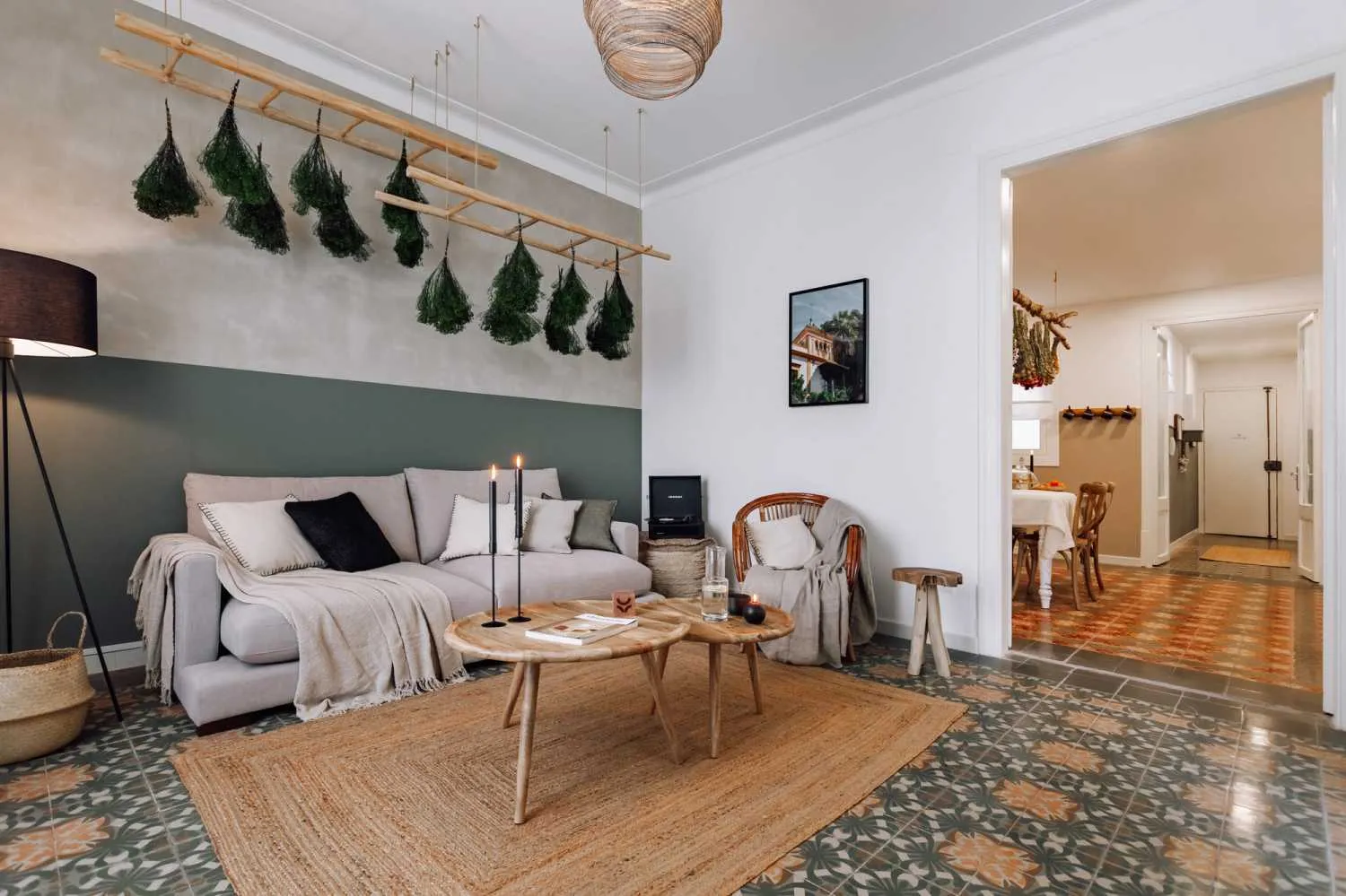 Airy 2-bed Executive Flat With Gigabit Internet & Pro Workspace In Barcelona #3