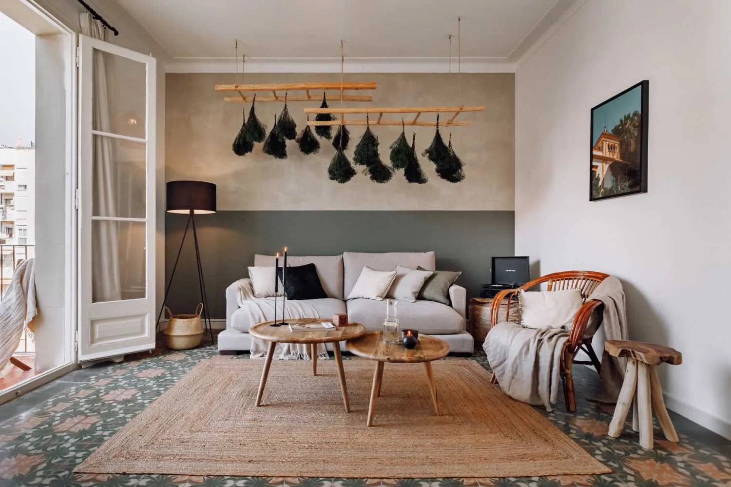 Airy 2-bed Executive Flat With Gigabit Internet & Pro Workspace In Barcelona #2