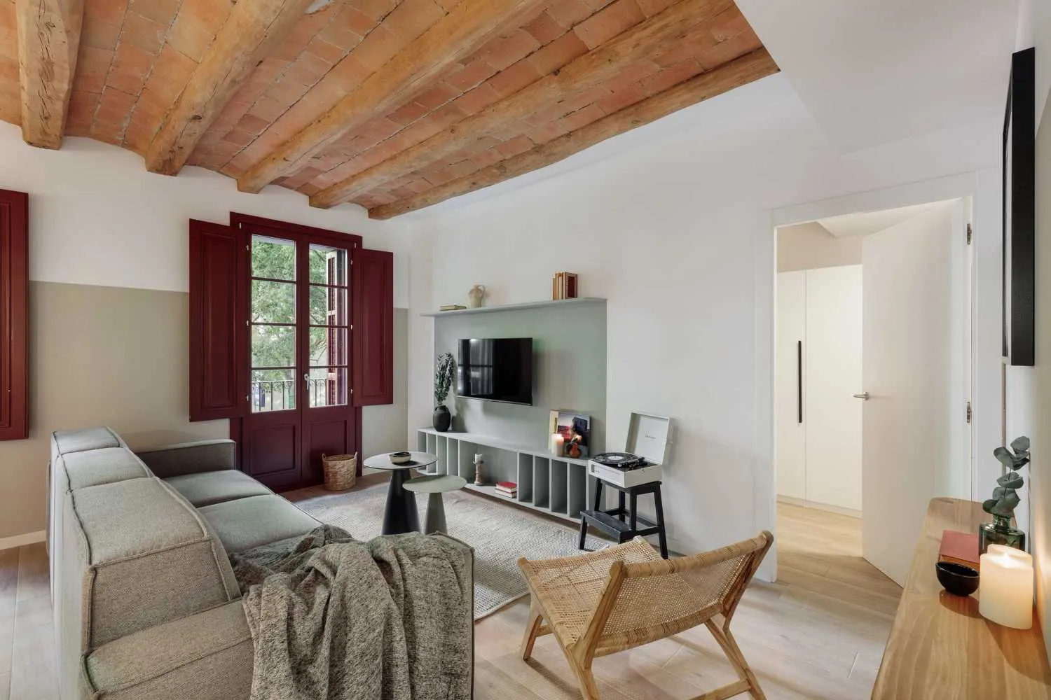 Contemporary Barcelona Flat With Pro Workspace & Streaming Setup For Remote Work #5