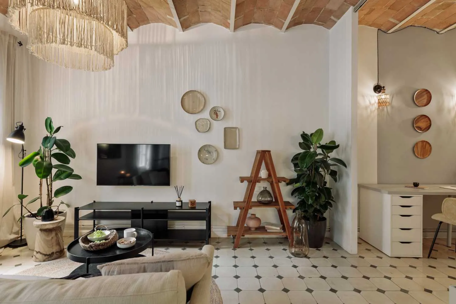 Upscale Barcelona Flat With Fast Internet, Dual Monitors & Ergonomic Setup For Remote Work #5