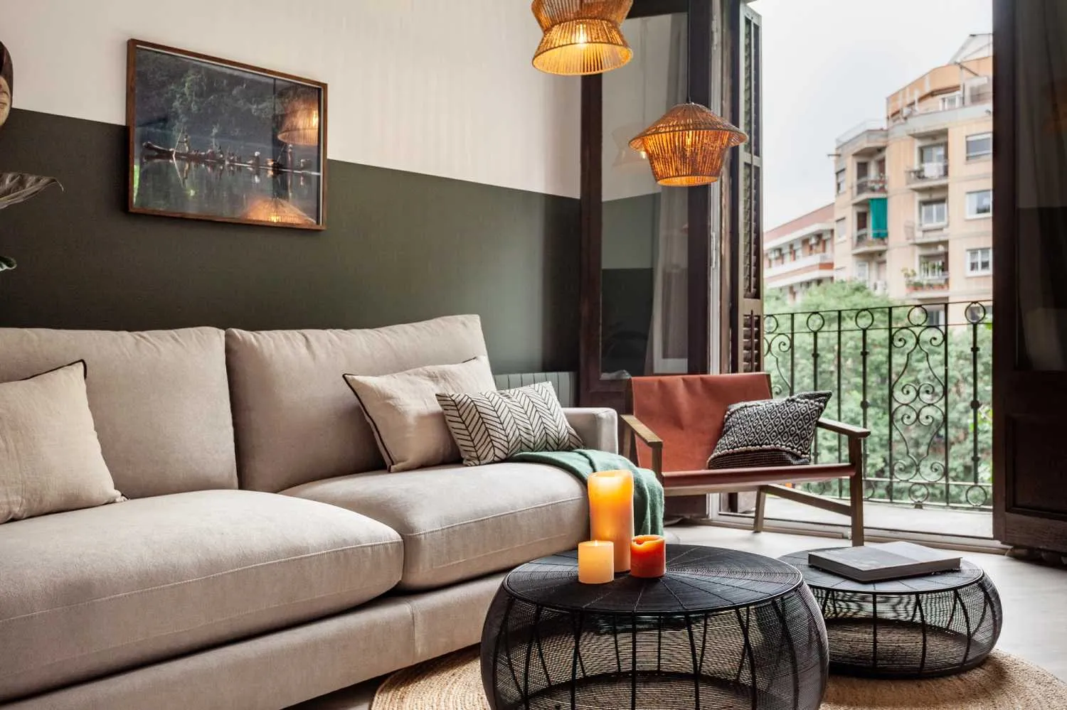 Premium Barcelona Flat With High-speed Fiber & Professional Home Office Setup #2