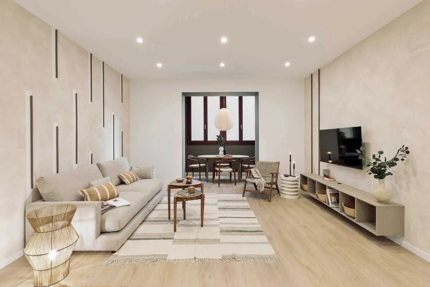 Contemporary 2-bed Flat With High-speed Fiber & Pro Workspace In Barcelona #3