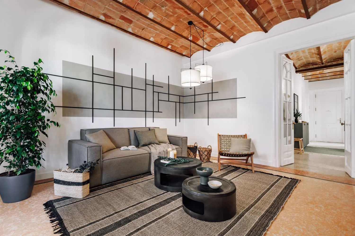 Spacious 2-bed Flat With High-speed Fiber & Pro Workspace In Barcelona #3