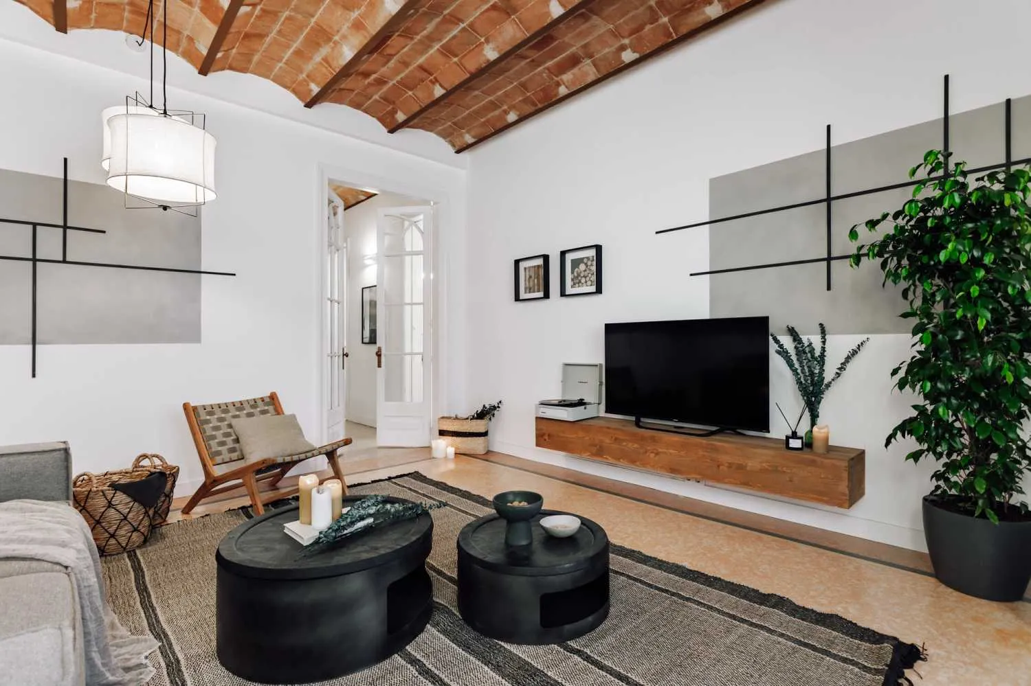 Spacious 2-bed Flat With High-speed Fiber & Pro Workspace In Barcelona #5