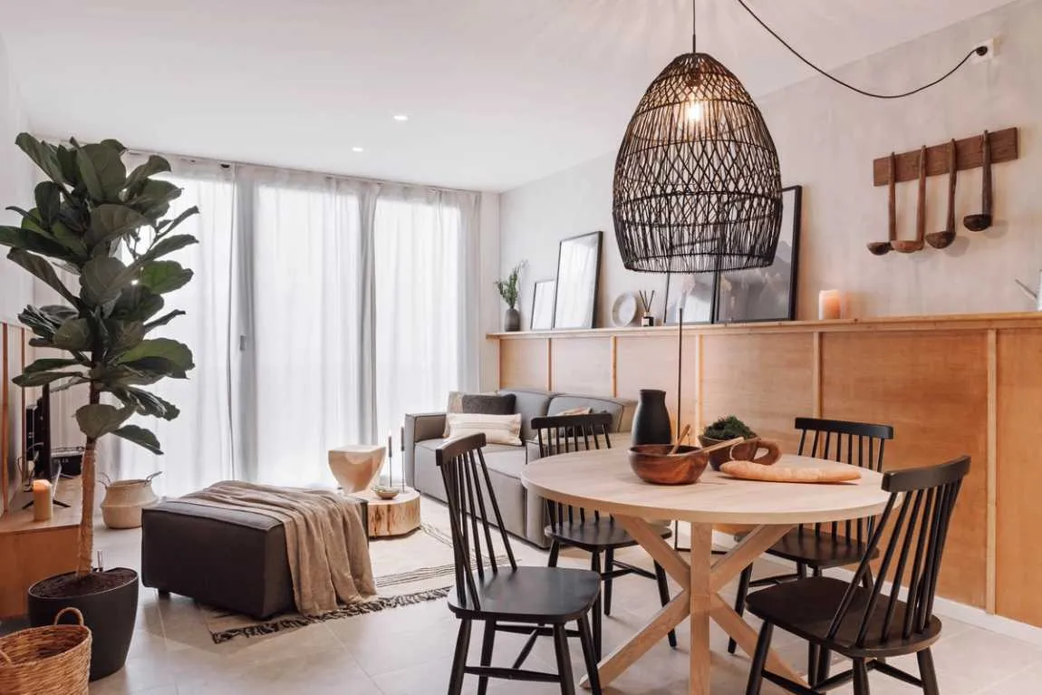 Sleek Barcelona Flat With Gigabit Internet & Pro Workstation For Digital Nomads #3