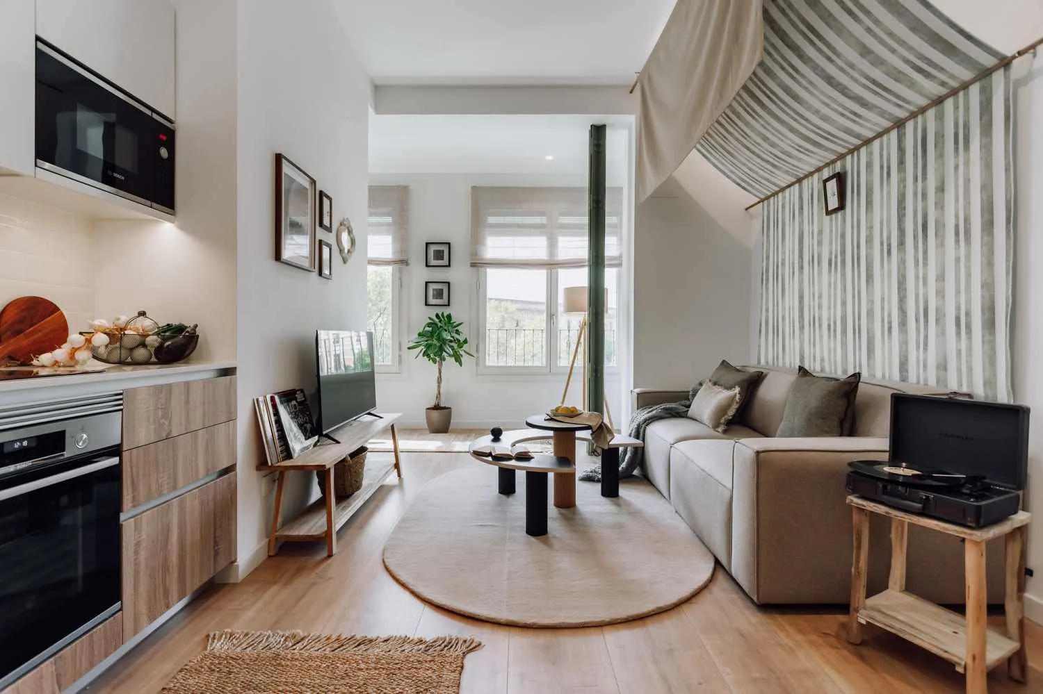 Modern 49m2 Flat With High-speed Fiber & Pro Work Setup In Barcelona #2