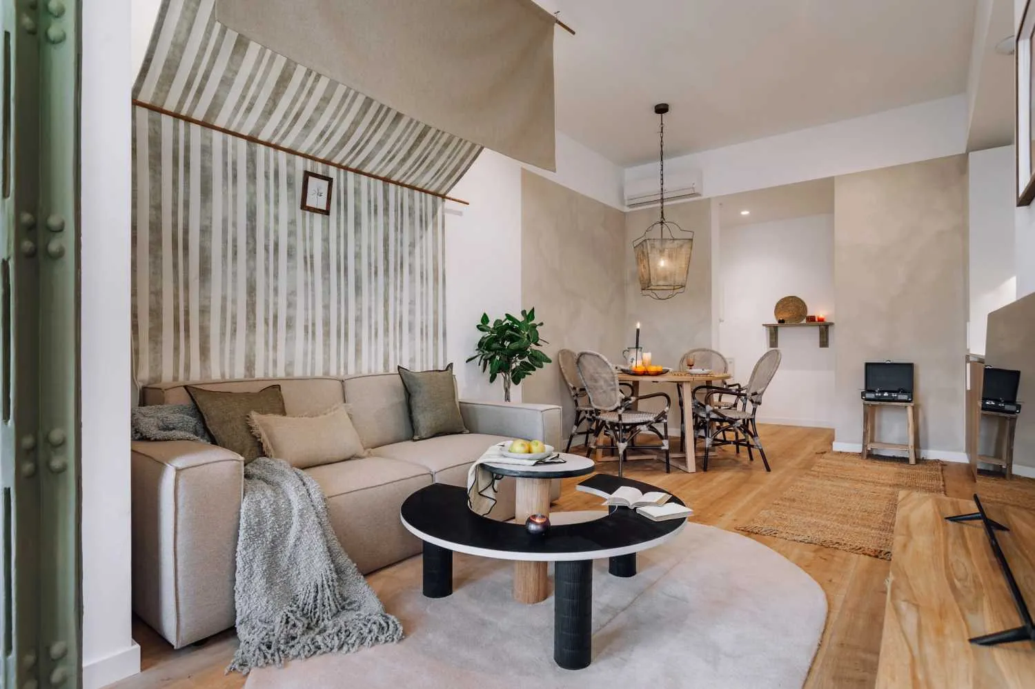 Modern 49m2 Flat With High-speed Fiber & Pro Work Setup In Barcelona #4