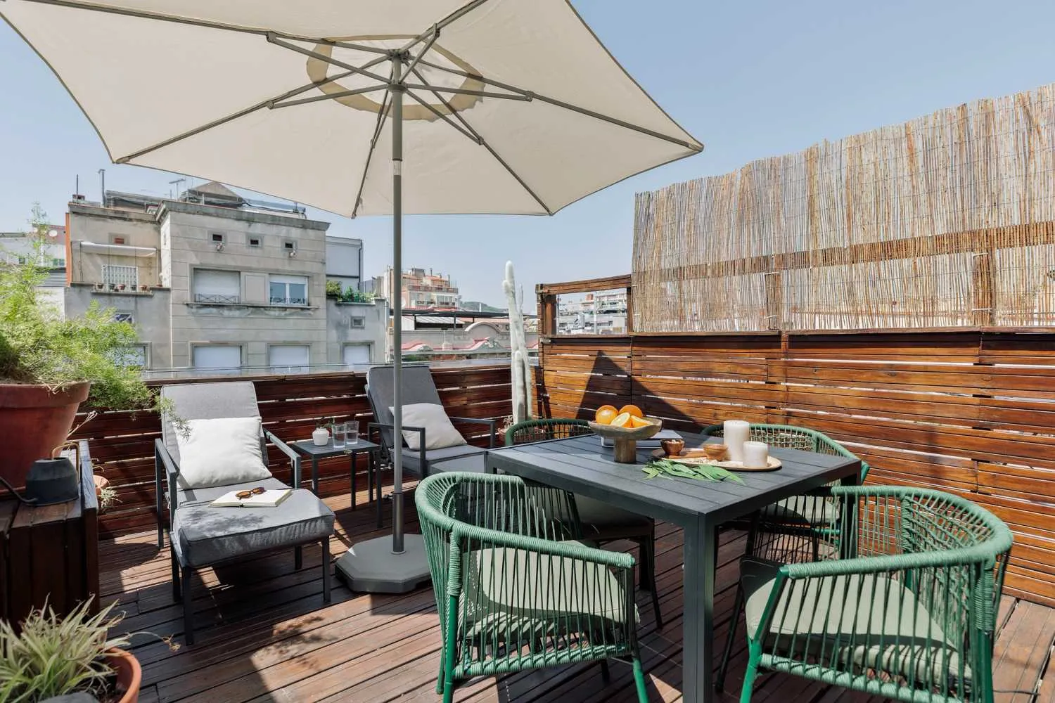 Sophisticated 50m2 Barcelona Flat With Private Office & Ultra-fast Fiber For Remote Work #4