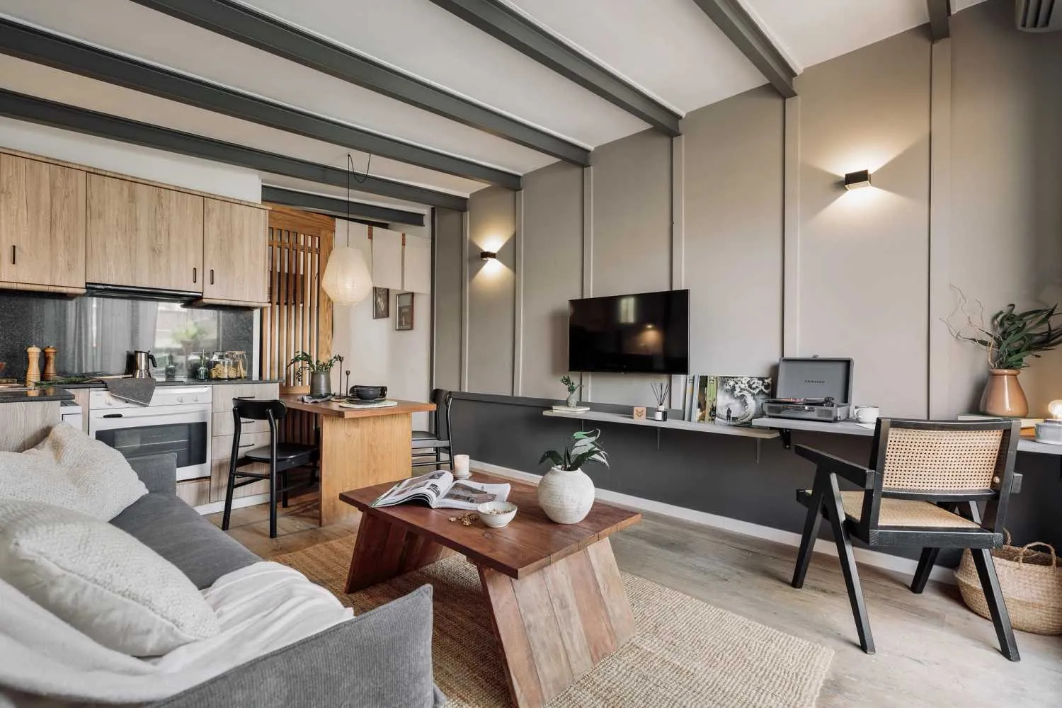 Sophisticated 50m2 Barcelona Flat With Private Office & Ultra-fast Fiber For Remote Work #5