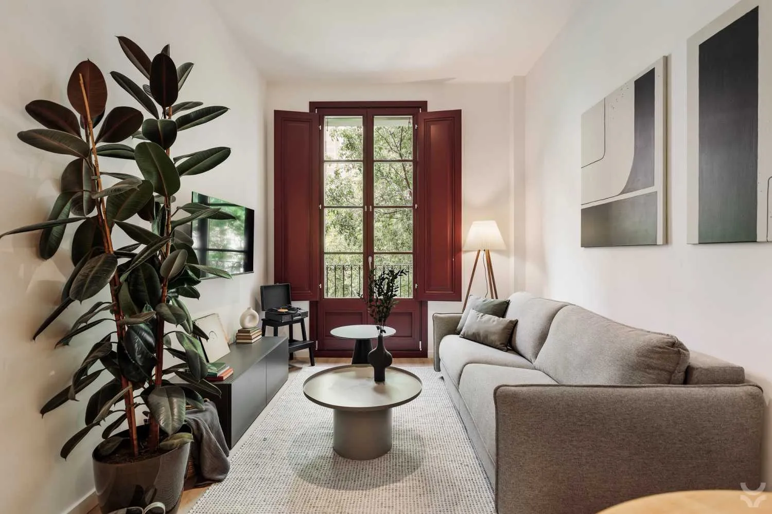 Upscale Barcelona Flat With High-speed Fiber & Premium Home Office Setup For Digital Nomads #3