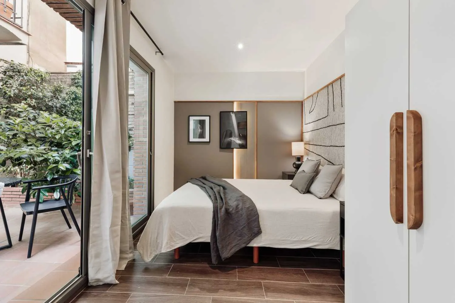 Spacious Barcelona Flat With Gigabit Internet & Video Conference Setup For Remote Work #4