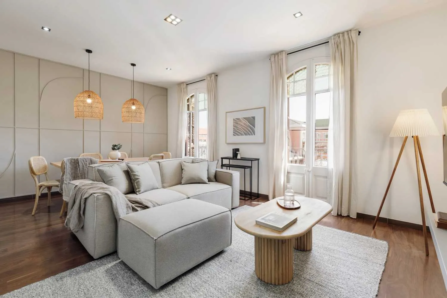 Modern Barcelona Flat With Gigabit Internet & Pro Workspace For Remote Work #4