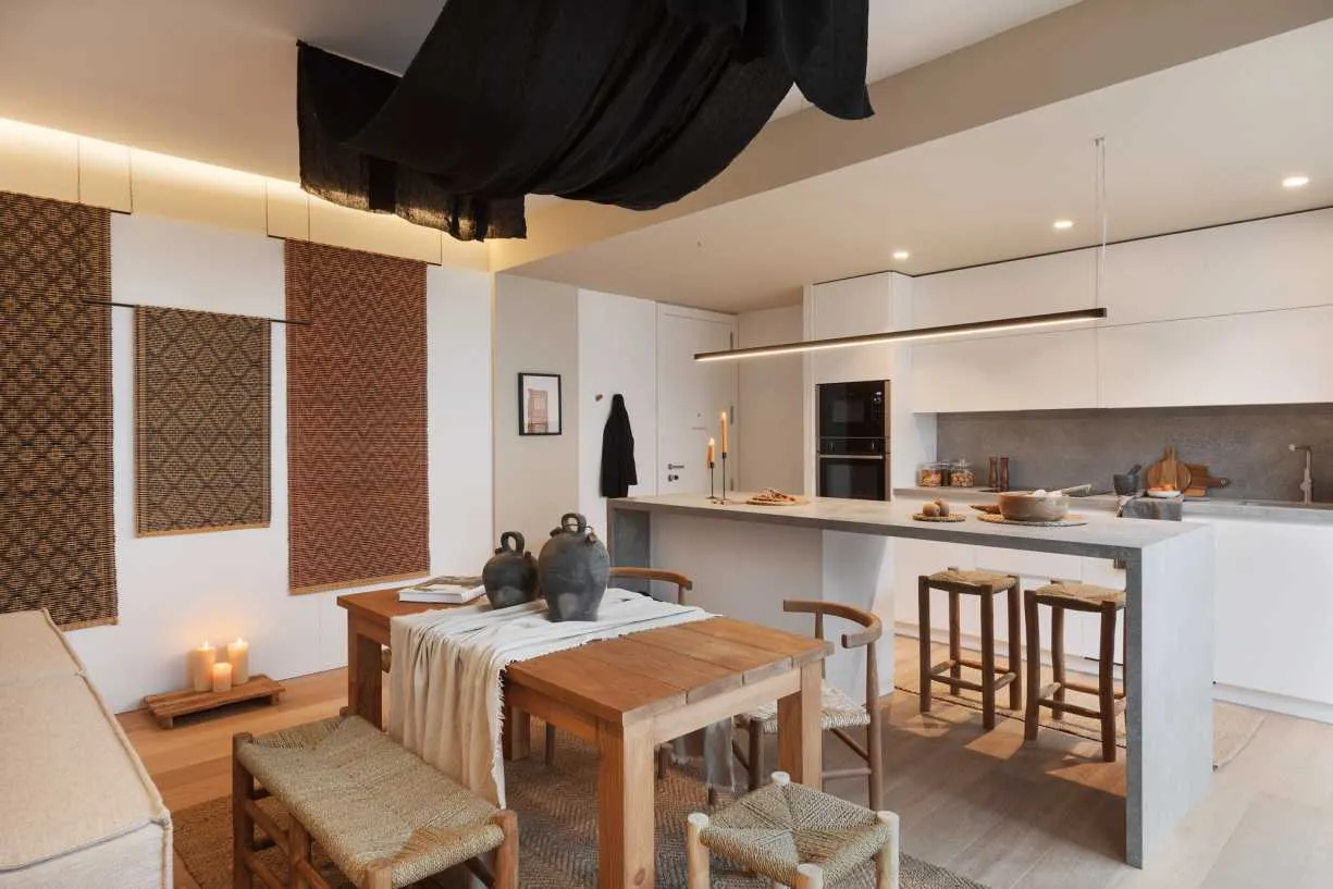Sophisticated 65m2 Barcelona Flat With Gigabit Internet And Professional Workstation Setup #3