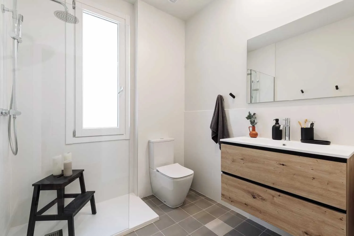 Luxurious 76m2 Barcelona Flat With High-speed Fiber & Pro Work Setup For Remote Professionals #5