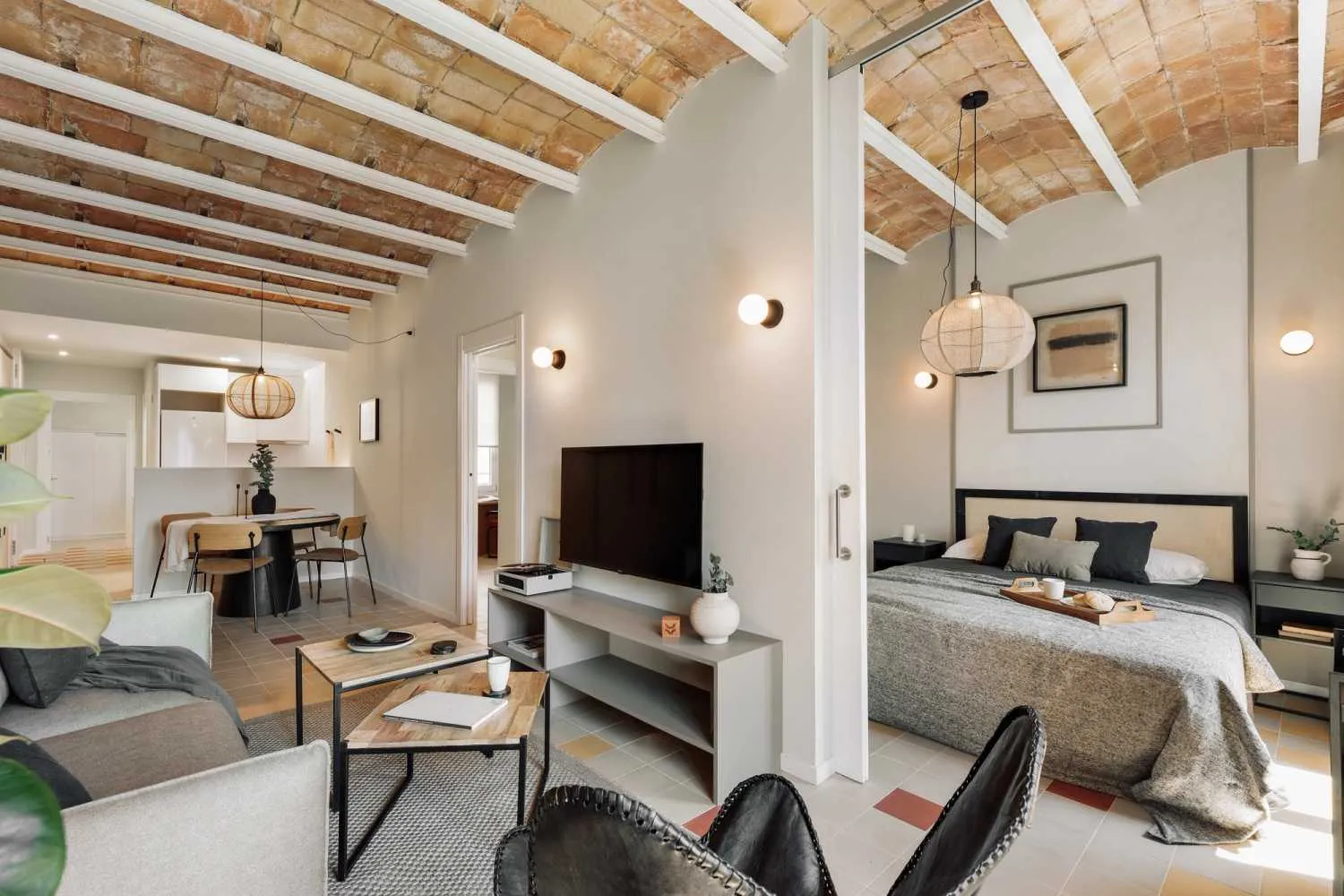 Luxurious 76m2 Barcelona Flat With High-speed Fiber & Pro Work Setup For Remote Professionals #3