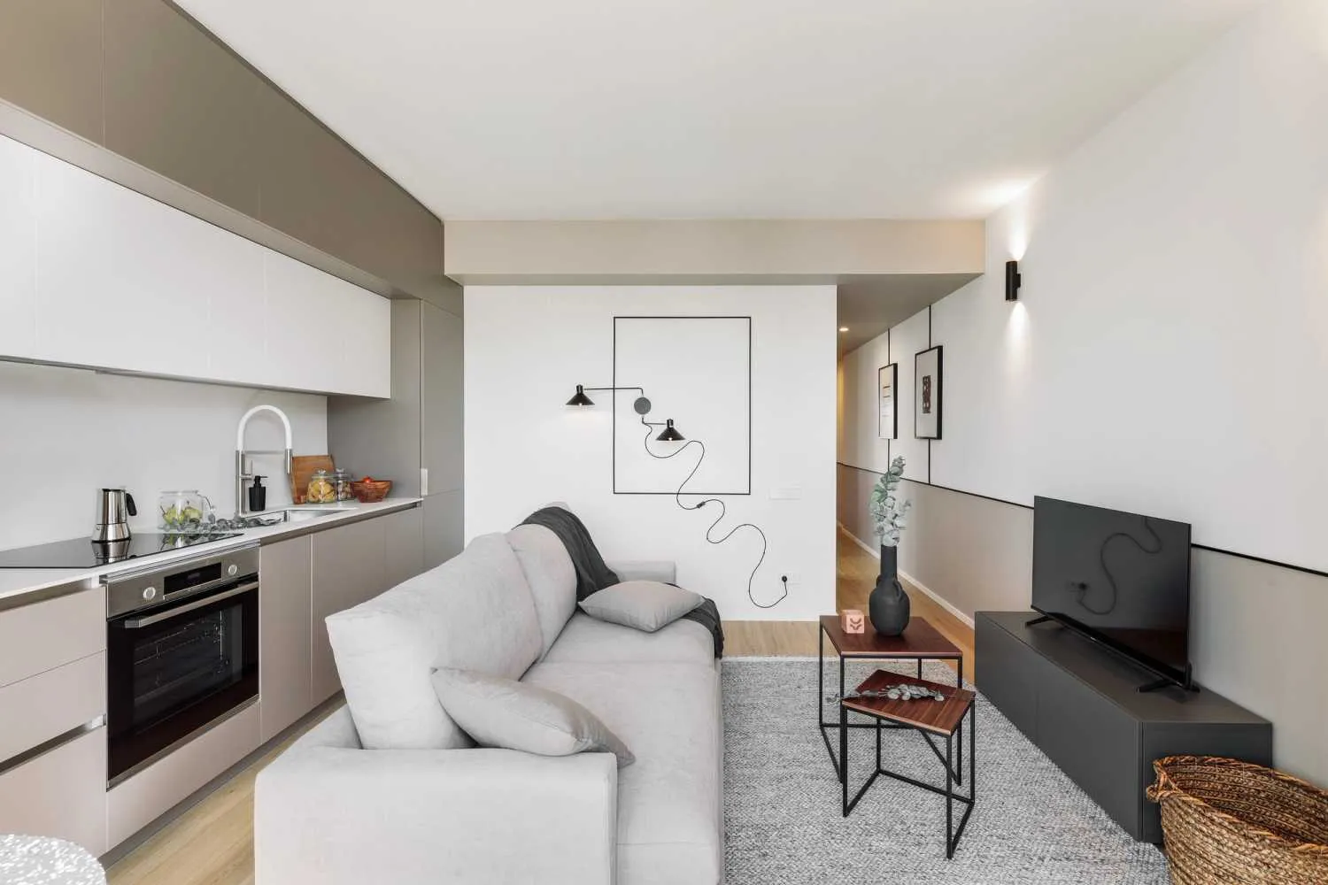 Stylish 45m2 Barcelona Flat With High-speed Fiber & Pro Streaming Setup For Digital Nomads #5