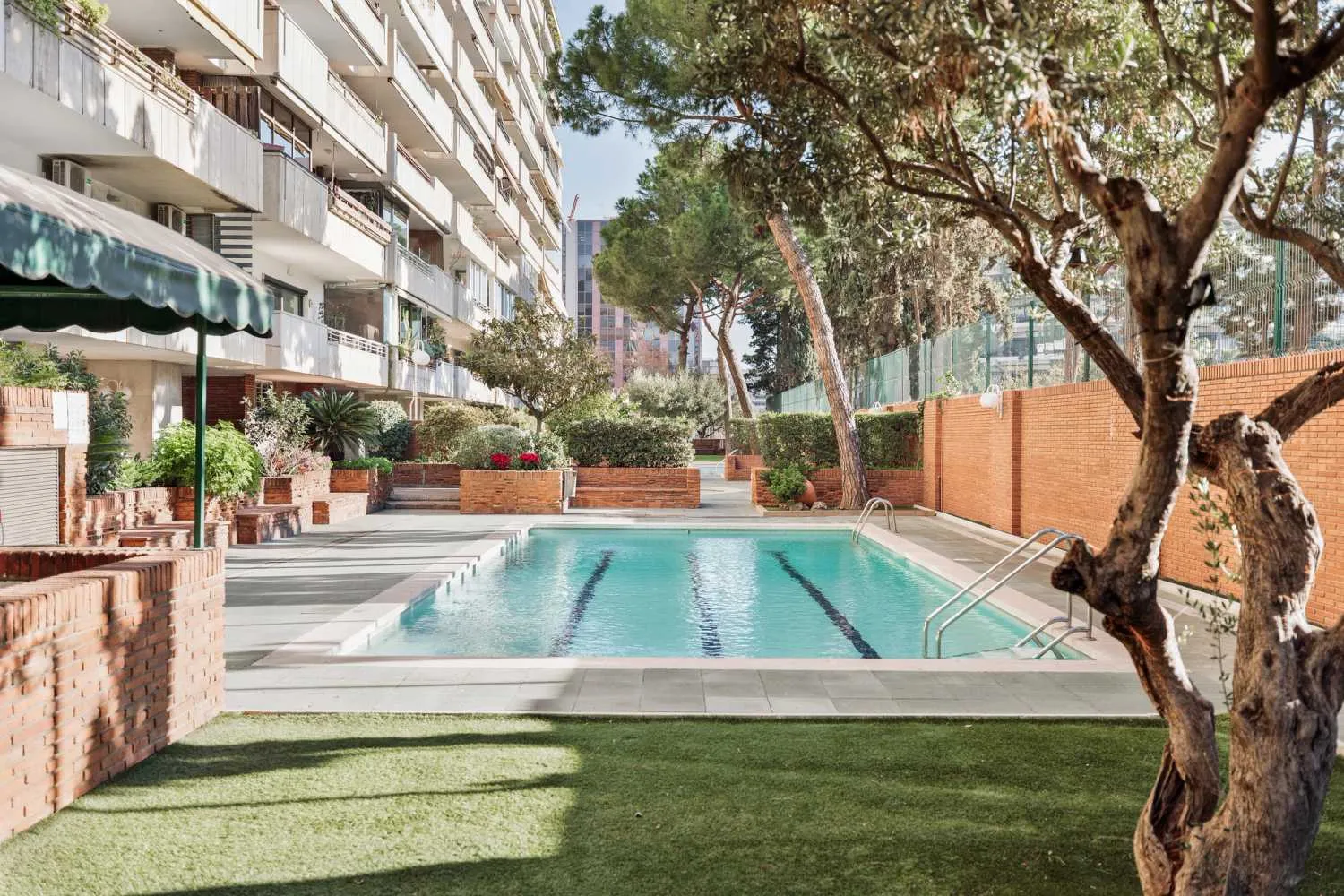 Curated Barcelona Flat With High-speed Fiber & Pro Workstation For Digital Nomads #2