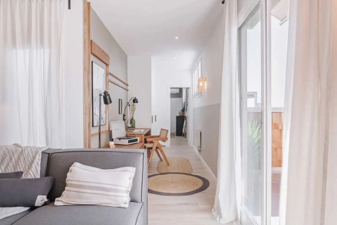 Impressive 81m2 Barcelona Flat With High-speed Fiber & Professional Remote Work Setup #5