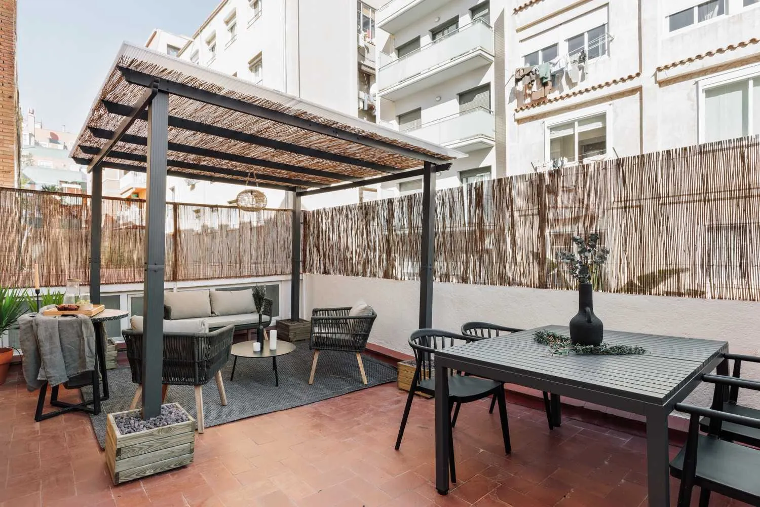 Impressive 2-bed Flat With Ultra-fast Wifi & External Displays In Barcelona #2