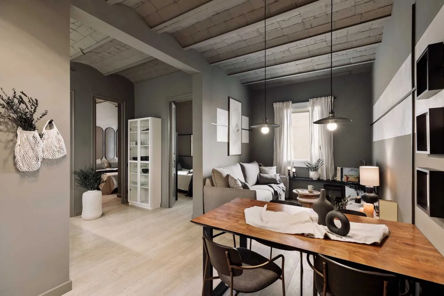 Premium 2-bed Flat With Gigabit Internet & Professional Home Office Setup In Barcelona #2