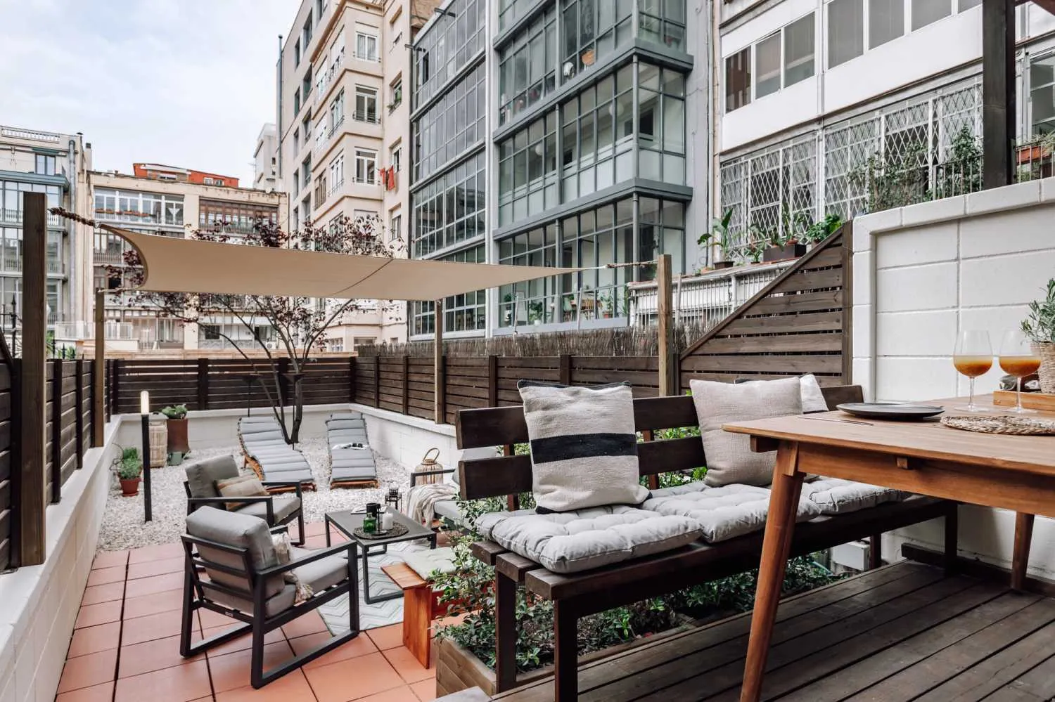 Designer 100m2 Flat With Pro Home Office & Chef's Kitchen In Barcelona Center #3