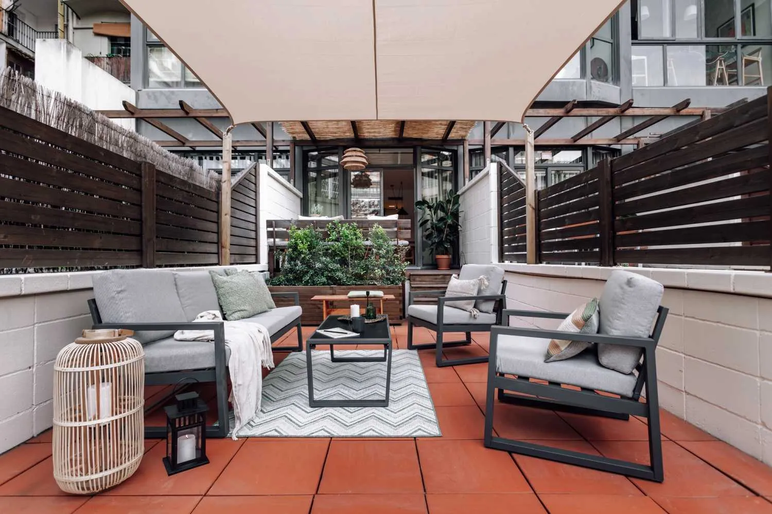 Designer 100m2 Flat With Pro Home Office & Chef's Kitchen In Barcelona Center #2