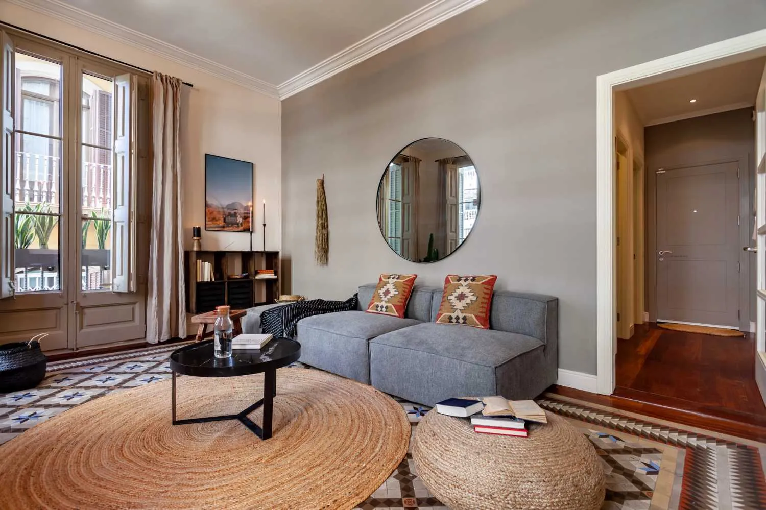 Modern 80m2 Barcelona Flat With Pro Home Office, Fiber, And Kitchen Amenities #3