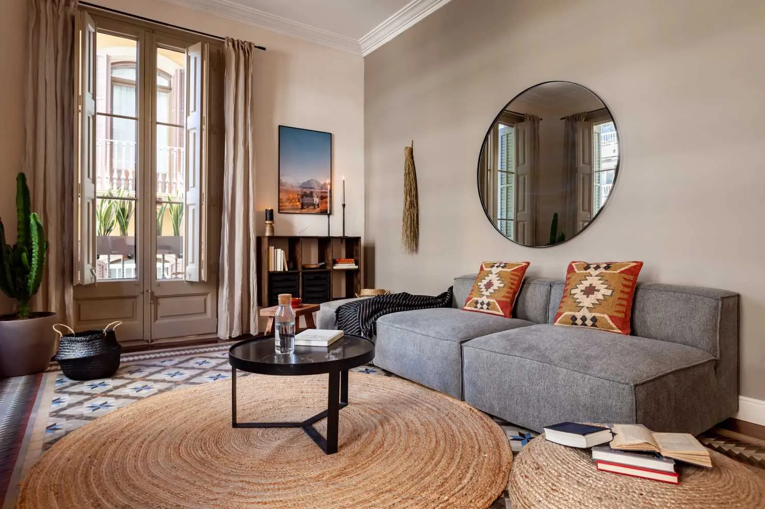 Modern 80m2 Barcelona Flat With Pro Home Office, Fiber, And Kitchen Amenities #2