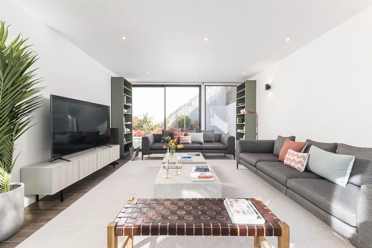 Luxurious Madrid Penthouse With Dedicated Home Office And Scenic Views #4