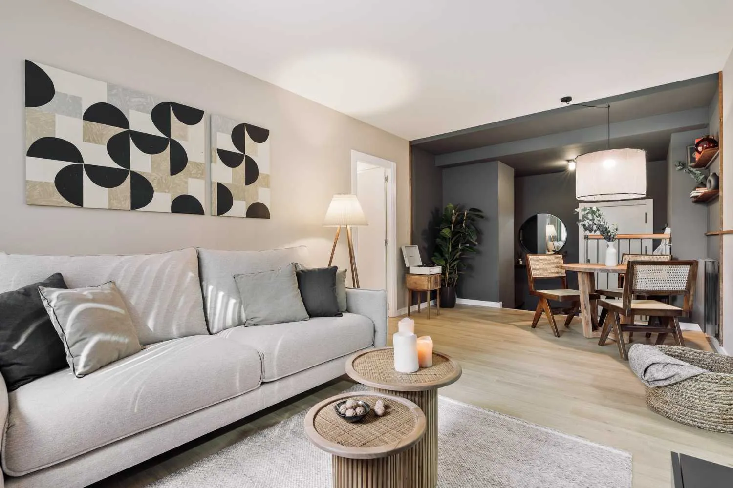 Airy 2-bed Flat With Premium Workstation & Gigabit Internet In Barcelona #5