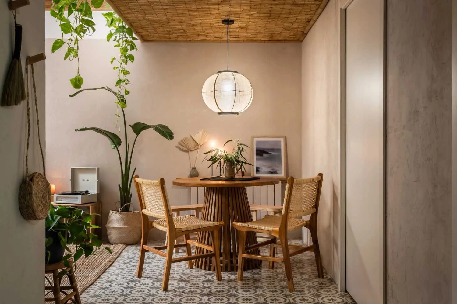 Spacious Barcelona Flat With Gigabit Internet, Pro Monitors & Creative Workspace #2