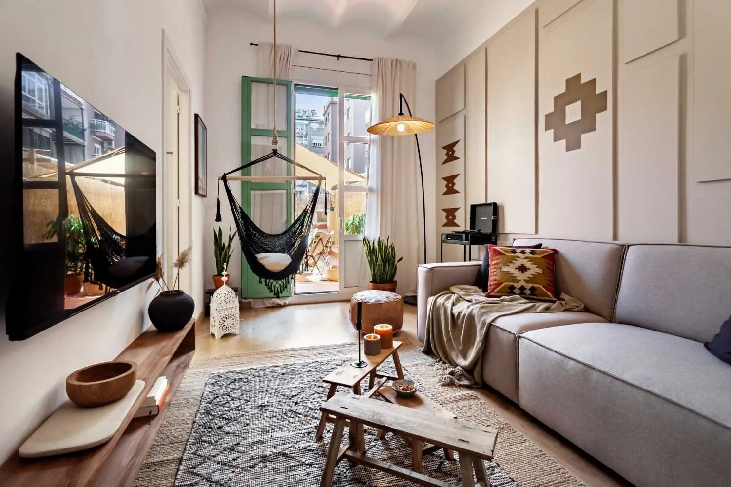 Spacious Barcelona Flat With Pro Workstation & Ultra-fast Wifi For Digital Nomads #2
