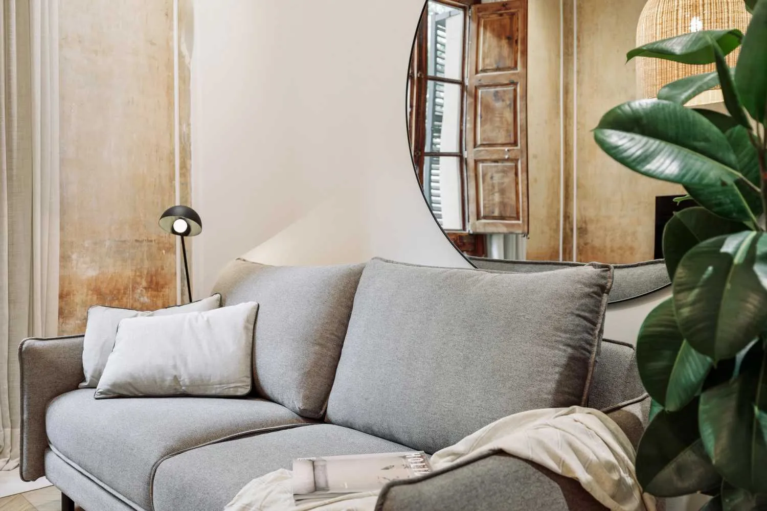 Spacious Barcelona Flat With Pro Home Office & Fast Fiber For Remote Work #5
