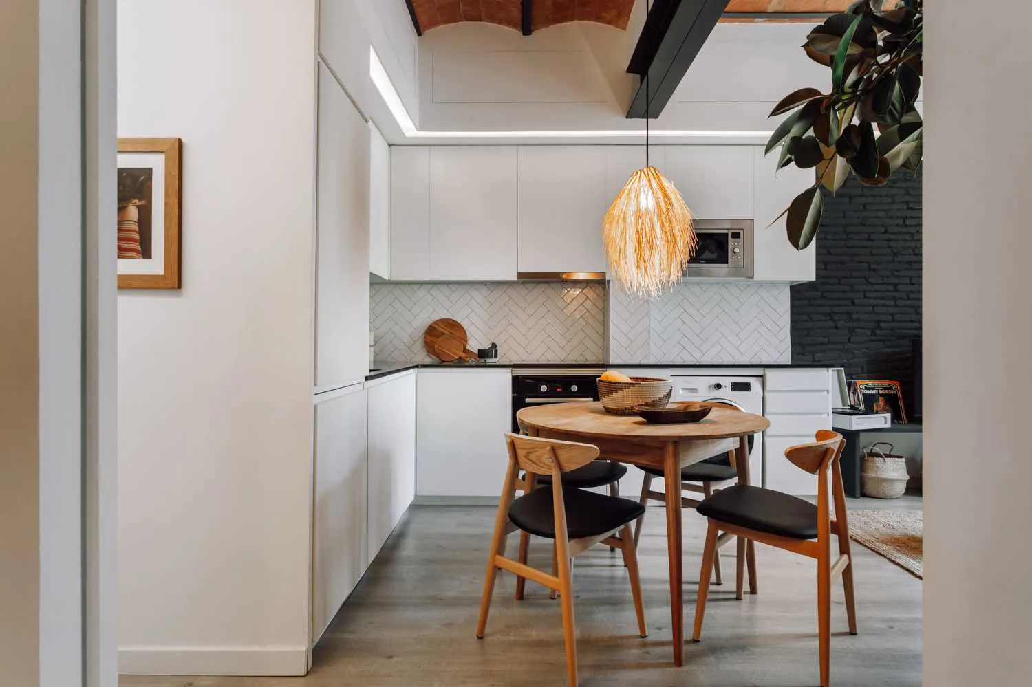 Stylish 50m2 Barcelona Flat With Ultra-fast Wifi And Professional Home Office Setup #2