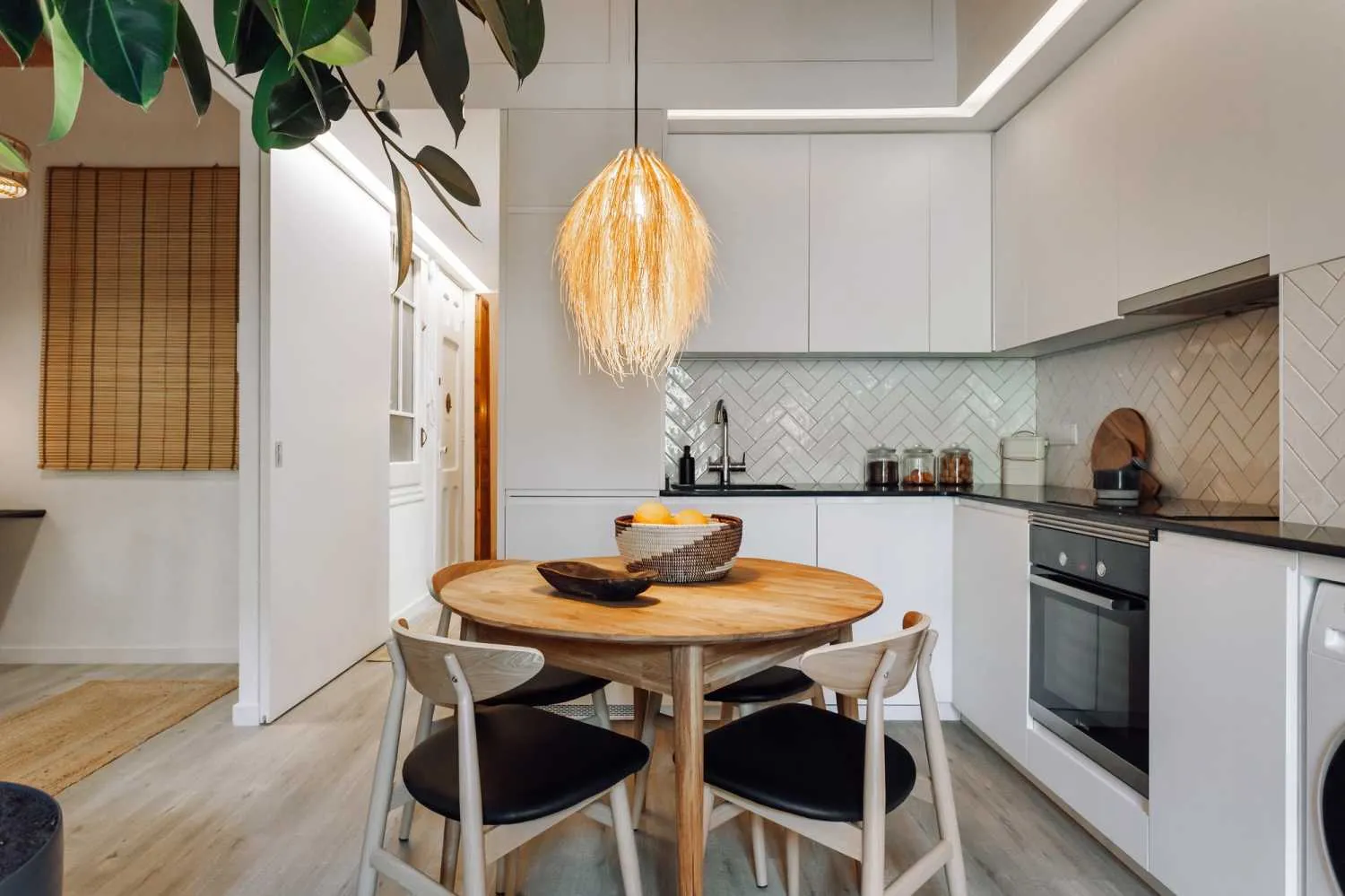 Stylish 50m2 Barcelona Flat With Ultra-fast Wifi And Professional Home Office Setup #3