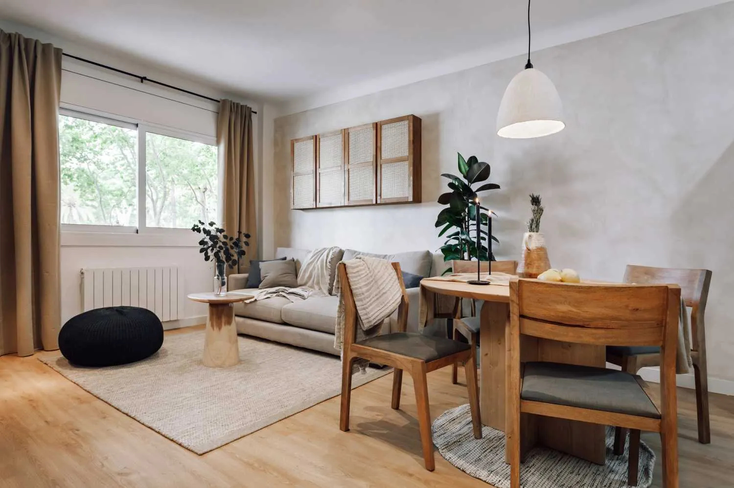 Trendy Barcelona Flat With Gigabit Internet & Ergonomic Workstation For Digital Nomads #2
