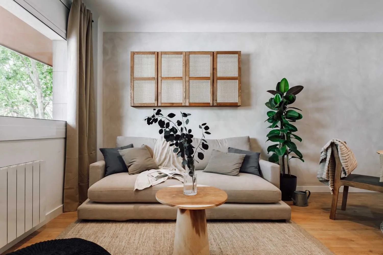 Trendy Barcelona Flat With Gigabit Internet & Ergonomic Workstation For Digital Nomads #4