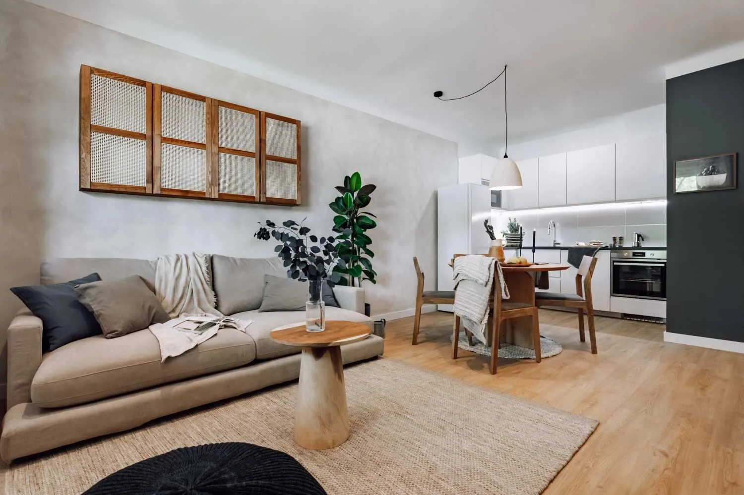 Trendy Barcelona Flat With Gigabit Internet & Ergonomic Workstation For Digital Nomads #5