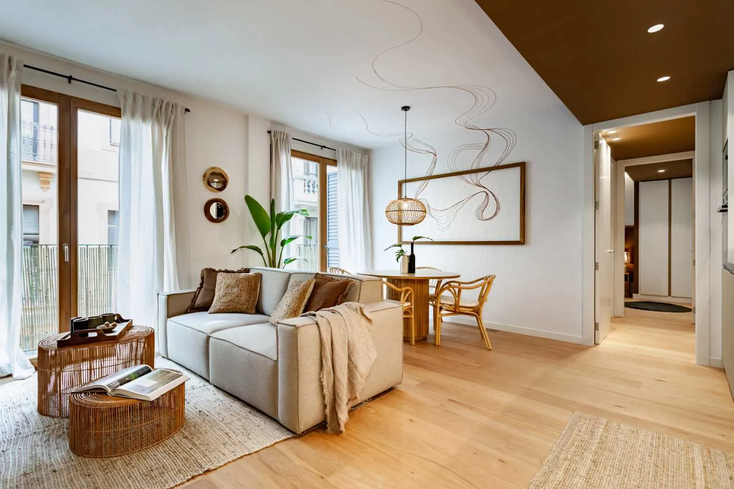 Modern 2-bed Flat With Pro Workspace & Streaming Setup In Barcelona's Creative District #2