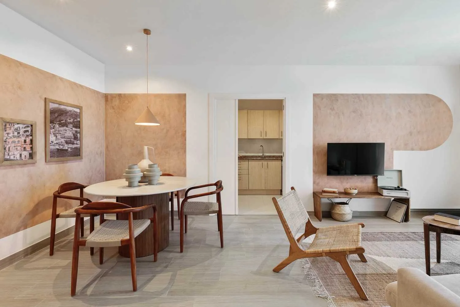 Premium 2-bedroom City Flat With Gigabit Internet & Home Office Setup In Barcelona #3
