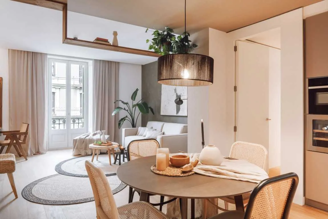 Premium 60m2 Barcelona Flat With Professional Home Office Setup And Modern Kitchen #2