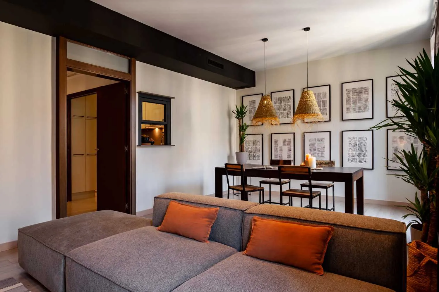 Urban Barcelona Flat With Ultra-fast Wifi, Dual Monitors & Premium Workspace Setup #5