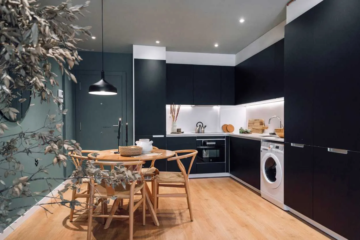 Barcelona 70m2 Flat With High-speed Fiber, Dual Monitors & Chef's Kitchen For Remote Work #4